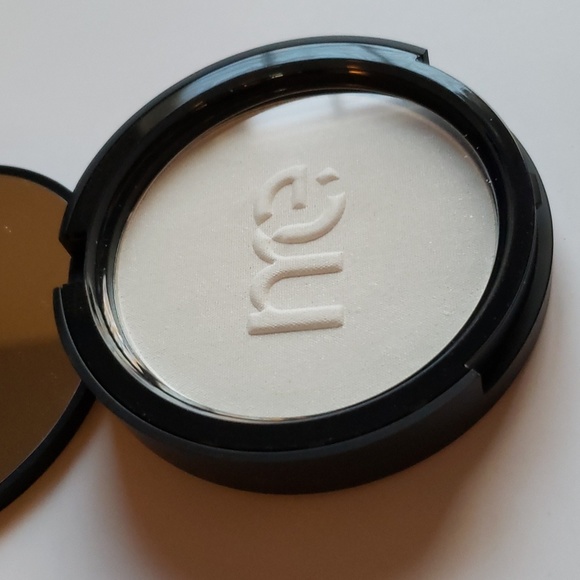 Me Cosmetics Can't Stop Me Now Ultimate Coverage Scalp Foundation Pure White - Picture 8 of 8